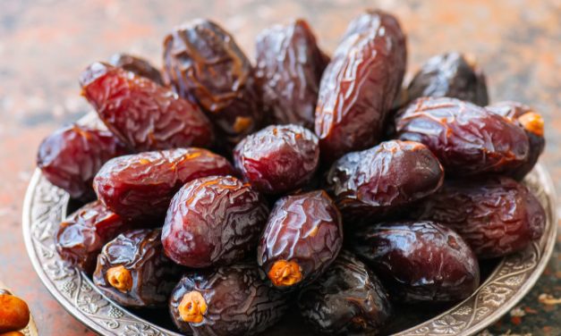 Sebelum Makan Kurma, Perlukah Di Cuci Terlebih Dahulu?