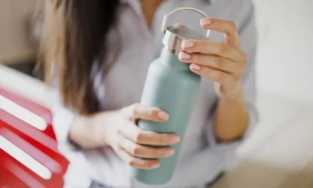 Manfaat Membawa Tumbler: Cara Ampuh Penuhi Konsumsi Cairan