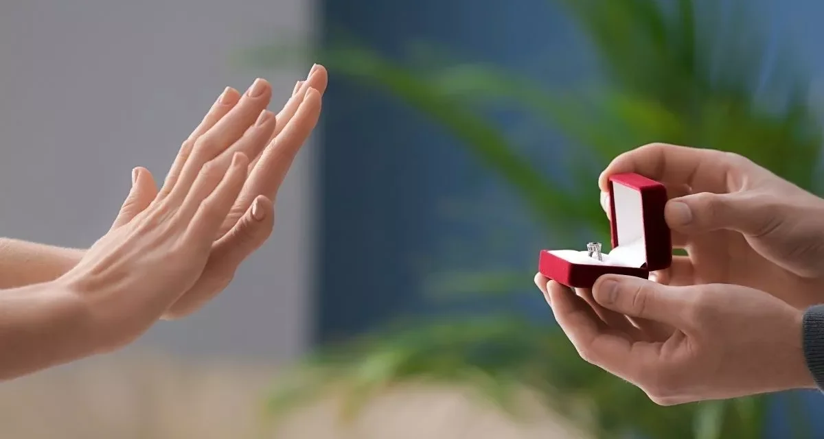 Wajar Kok! Ini Alasan Psikologis Kenapa Kamu Takut Menikah